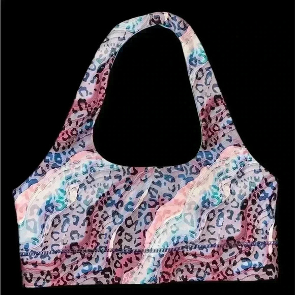 NWT Fabletics Harlow Halter Reversible Sports Bra Size XL - Picture 1 of 3